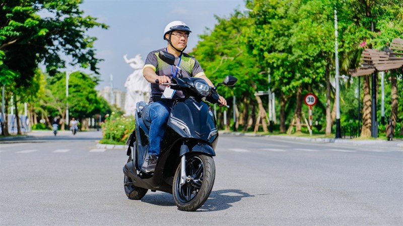 Hướng Dẫn Xử Lý Khi Xe Máy Thuê Gặp Sự Cố Giữa Đường Tại TPHCM: Bí Quyết Từ Chuyên Gia 15 Năm Kinh Nghiệm